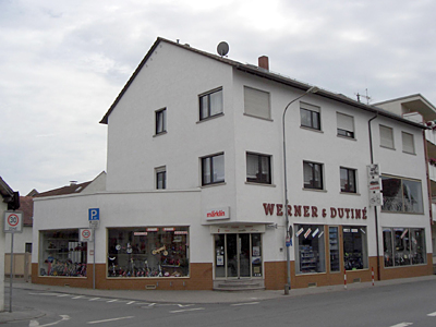 Kommen Sie doch herein.